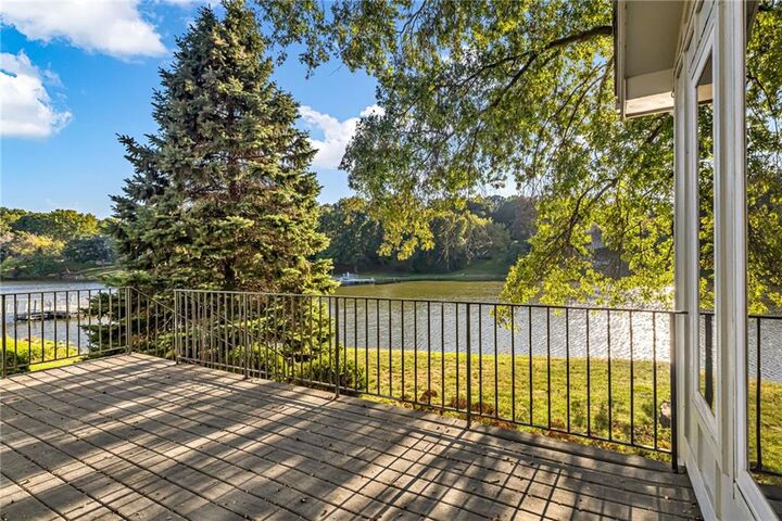 Property Photo: 3806 Beechwood Drive MO 64064