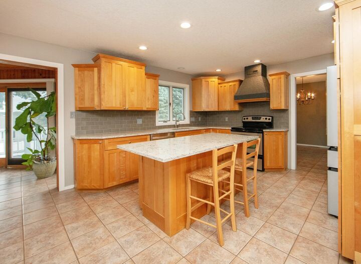 Property Photo: 1604 Hillside Avenue IA 50677