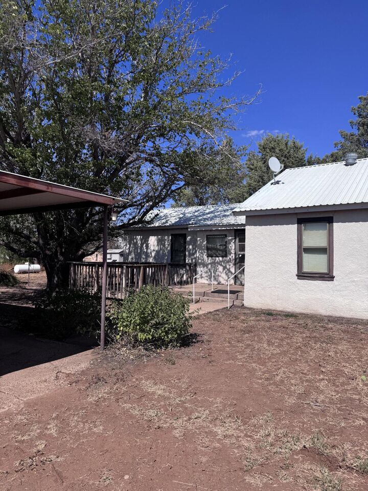 Property Photo: 202 S Kelley Avenue TX 79528
