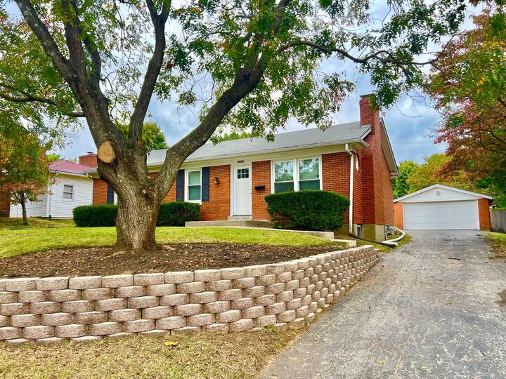 Property Photo: 1109 Meridian Drive KY 40504
