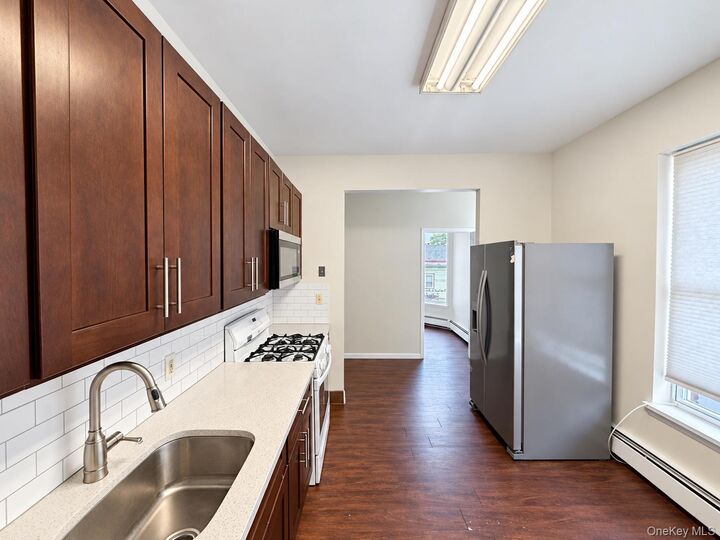 Property Photo:  89 Market Street 2nd Floor (Right)  NY 12601 