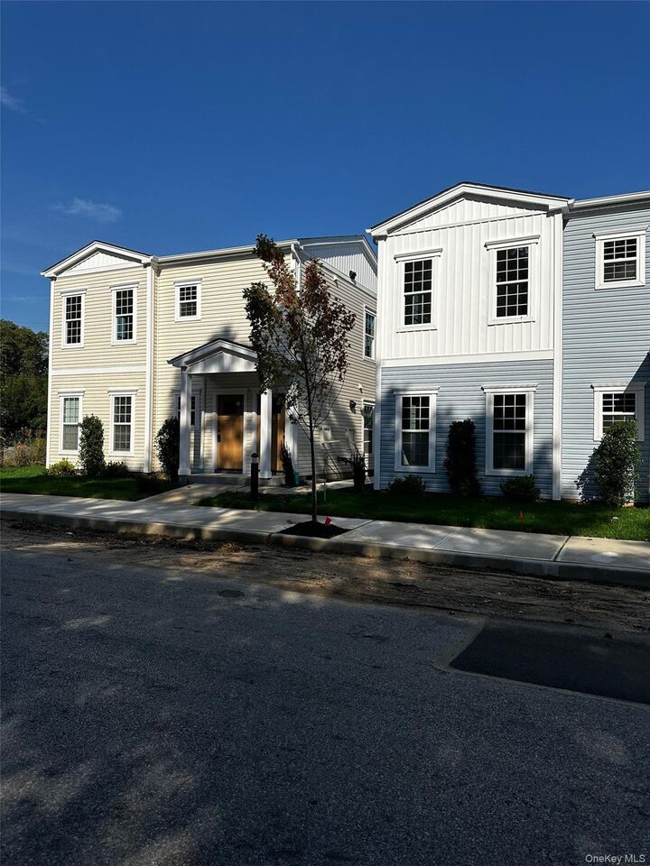 Property Photo:  7 Patton Avenue 1A  NY 11798 