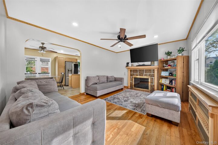 Property Photo:  471 Beech Street  NY 11040 