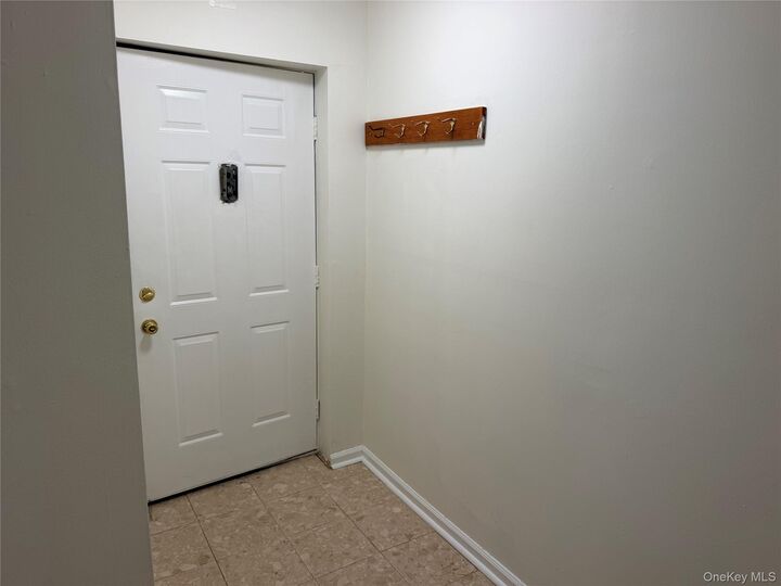 Property Photo:  23 Lexington Hill 2  NY 10926 