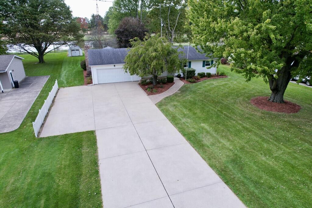 Property Photo:  3076 Oak Dr  OH 44820 