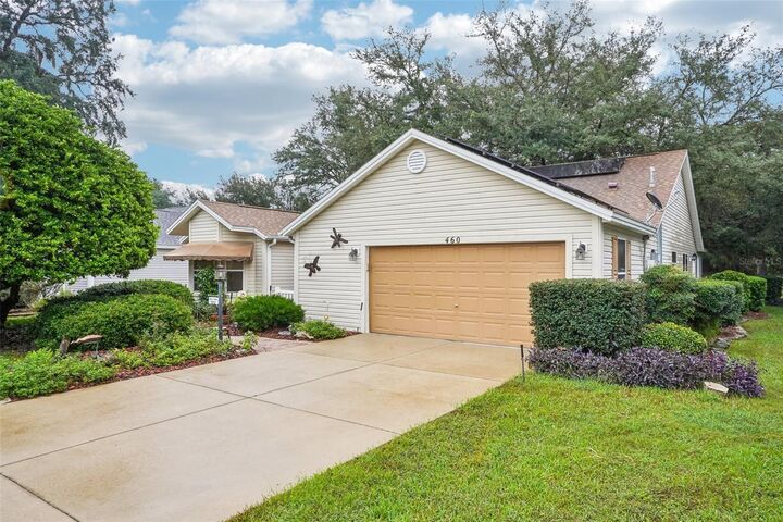 Property Photo: 460 Loma Paseo Drive FL 32159