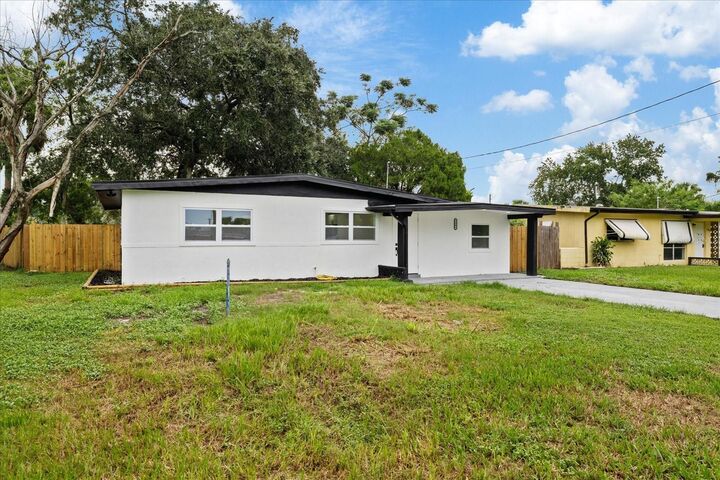Property Photo:  7361 Royal Palm Drive  FL 34652 