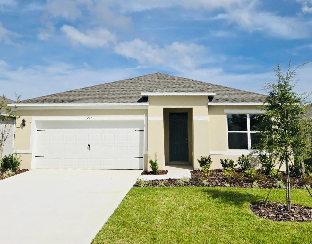 Property Photo:  1012 Champion Ridge Drive  FL 32124 