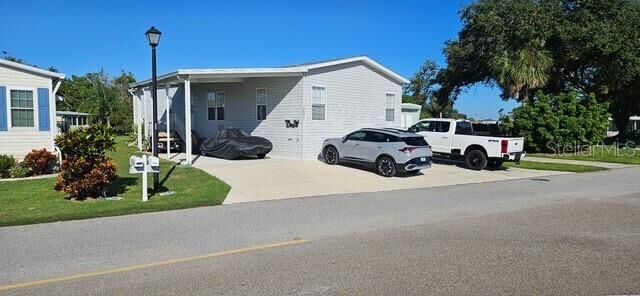 Property Photo:  5652 Holiday Park Boulevard  FL 34287 