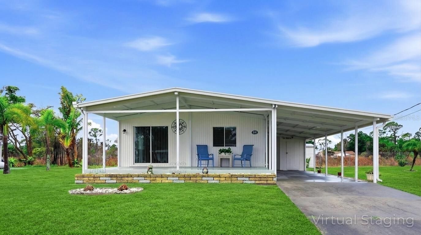 Property Photo: 240 Via De Luna FL 34224