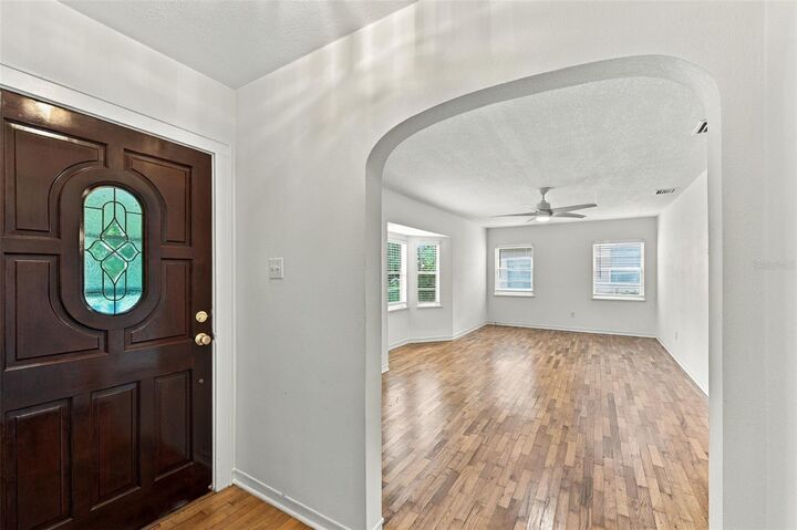 Property Photo:  212 S Bradford Avenue  FL 33609 