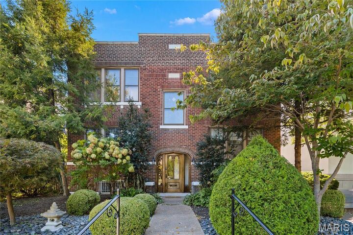 Property Photo: 4416 Laclede Avenue 3 MO 63108