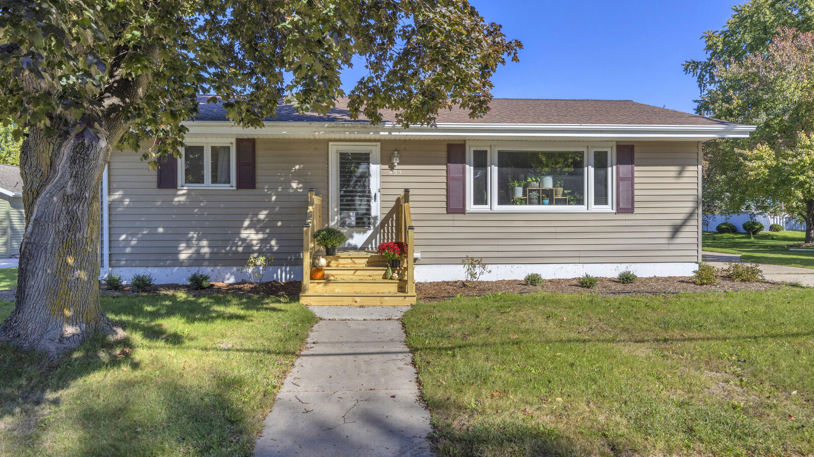 Property Photo: 455 E Scott St WI 54935