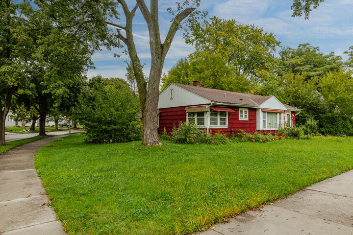 Property Photo:  5526 W Thurston Ave  WI 53218 