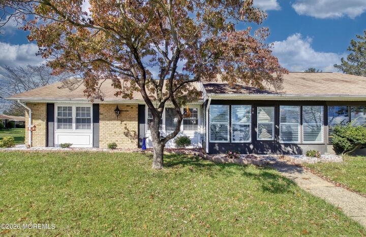 Property Photo:  7A Yorkshire Court  NJ 08759 