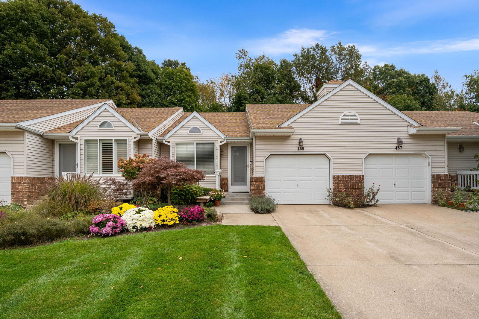 Property Photo: 455 Amity Street MI 49406