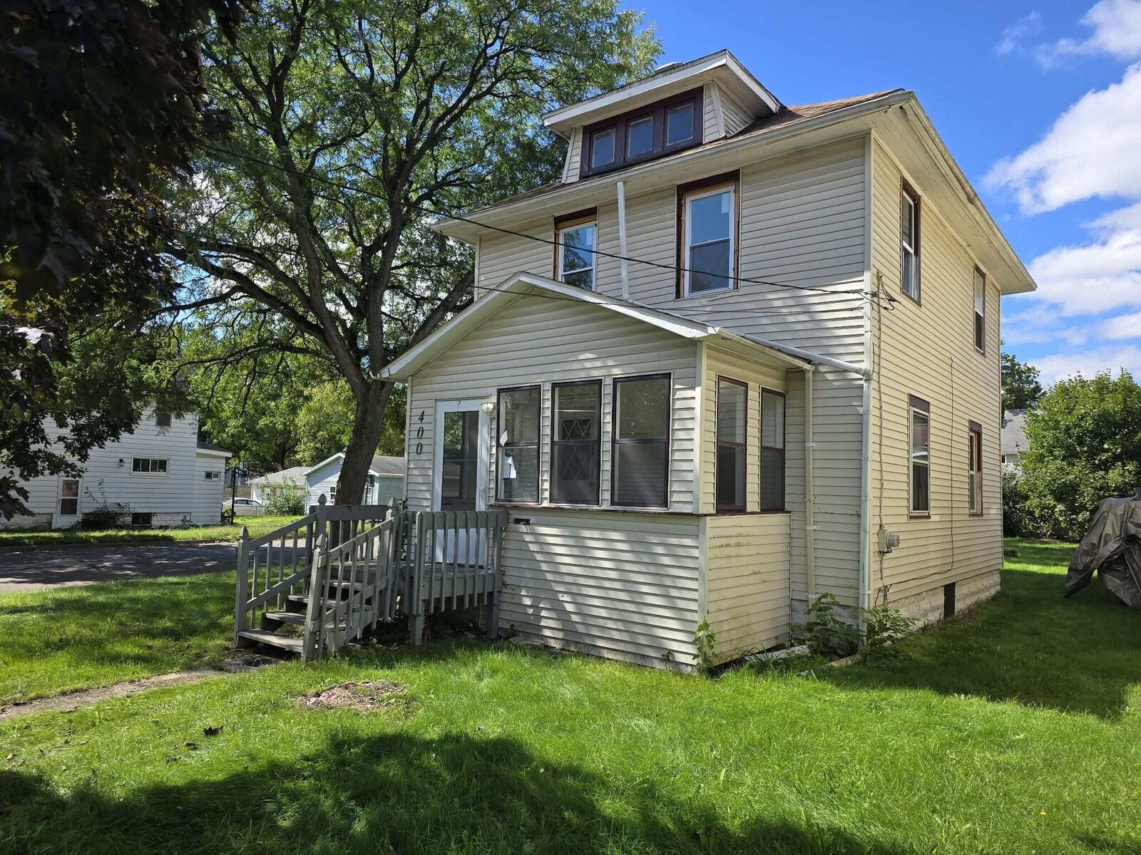 Property Photo: 400 Bates Street MI 49202
