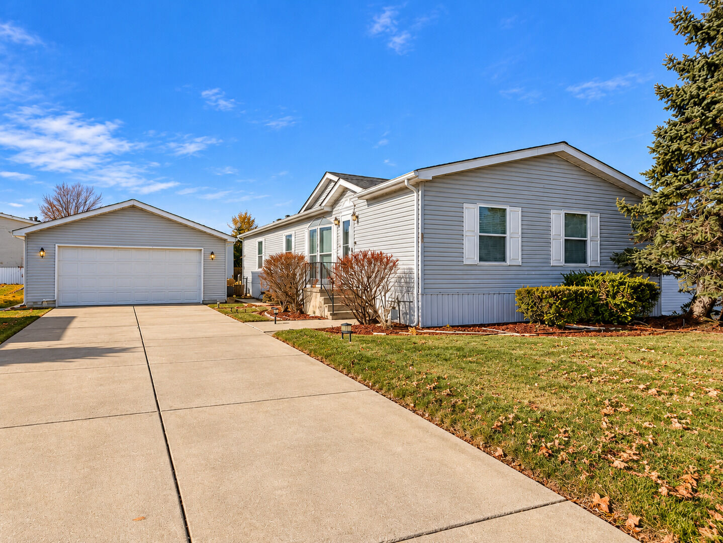 Property Photo:  