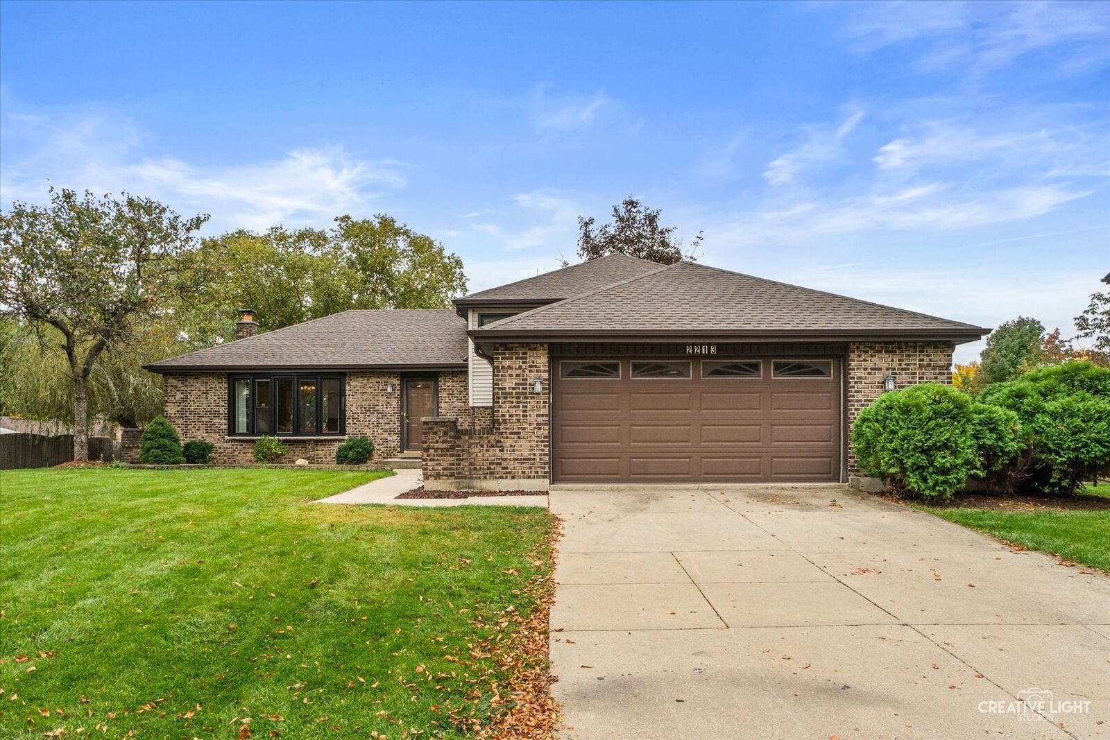 Property Photo: 2213 Hamilton Lane IL 60561