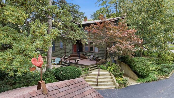 Property Photo:  216 N Batavia Avenue  IL 60510 