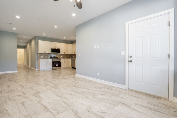 Property Photo:  2949 W Wilcox Street  IL 60612 