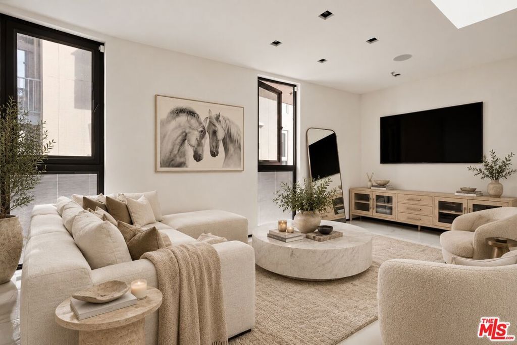 Property Photo:  1253 N Sweetzer Avenue 6  CA 90069 