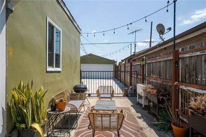 Property Photo:  3432 Arlington  CA 90018 