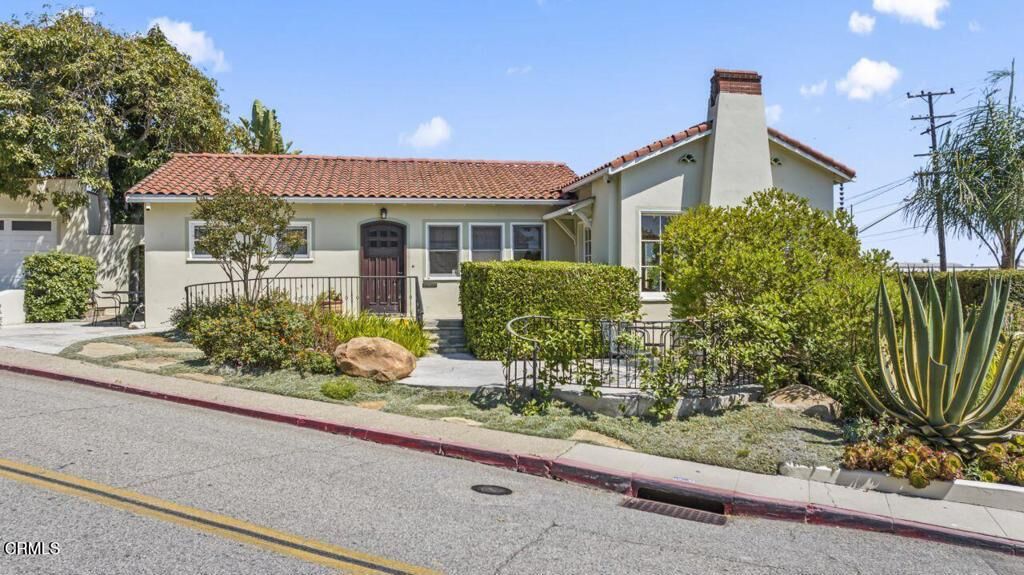 Property Photo: 1497 E Main Street CA 93001