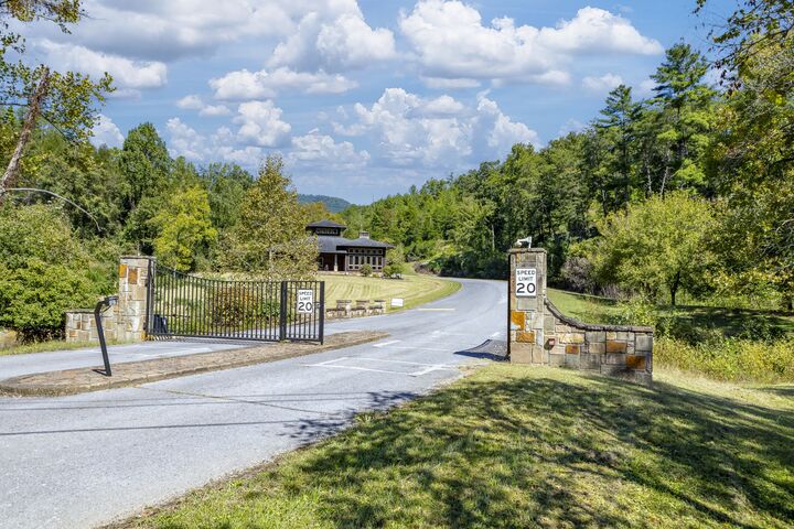 Property Photo: 1320 Mountain Ash Way TN 37876
