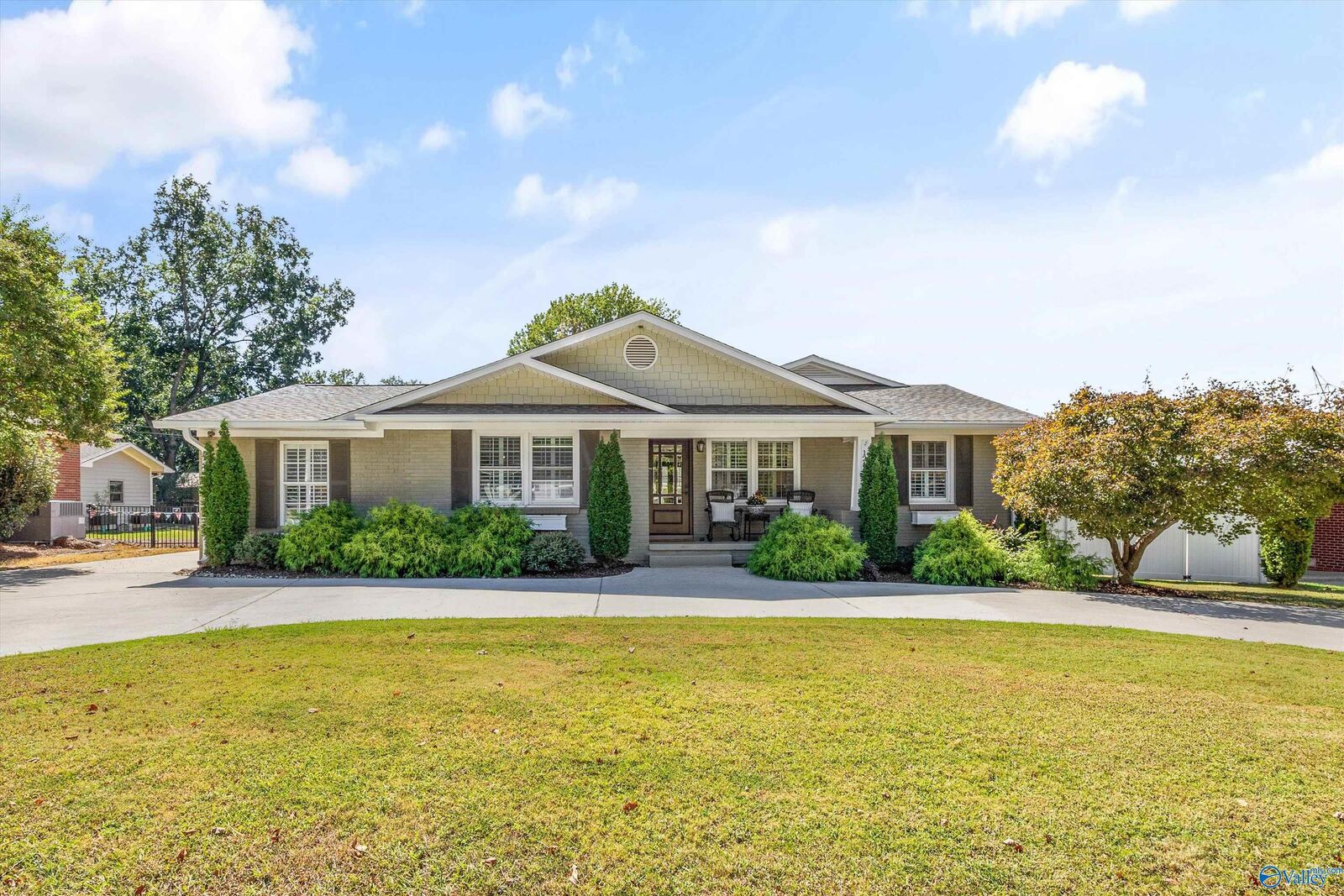 Property Photo: 121 Wingate Avenue SW AL 35801