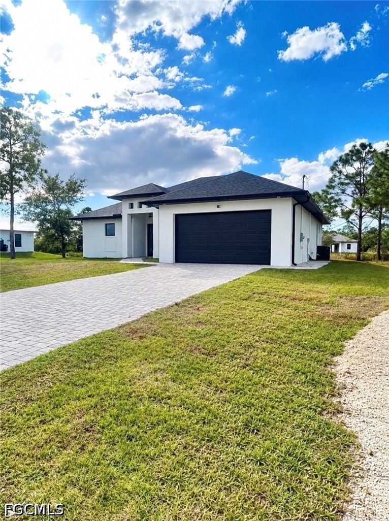 Property Photo:  803 Wagner Avenue  FL 33972 