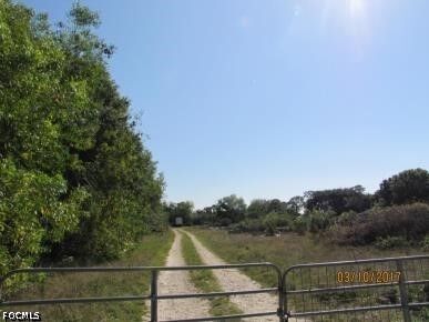 Property Photo:  11125 Ranchette Road  FL 33966 