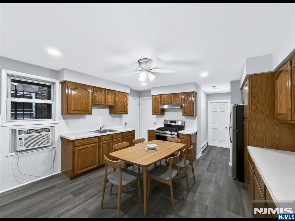 Property Photo:  155 Lafayette Street 2  NJ 07105 