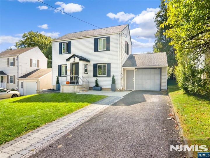 Property Photo:  12 Nutwold Avenue  NJ 07052 