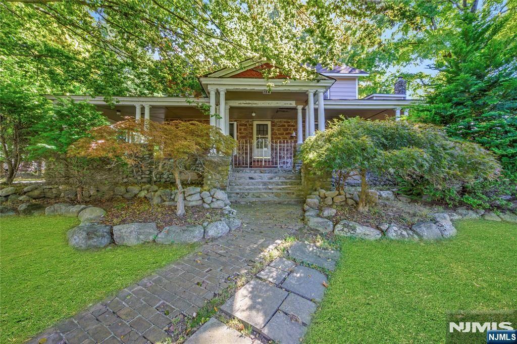 Property Photo:  124 Rivervale Road  NJ 07656 