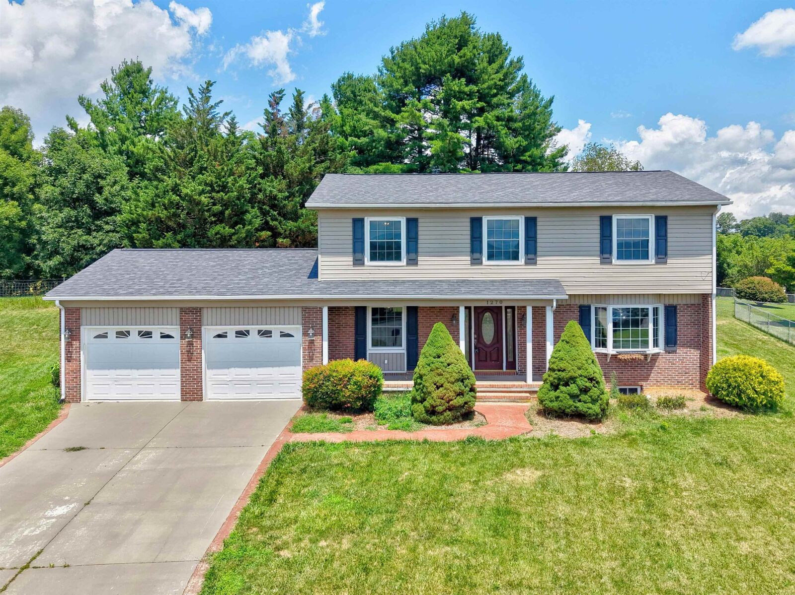 Property Photo: 1270 Crestview Drive VA 24382