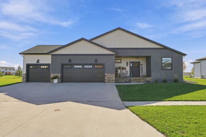 Property Photo: 140 Annies Way ND 58059