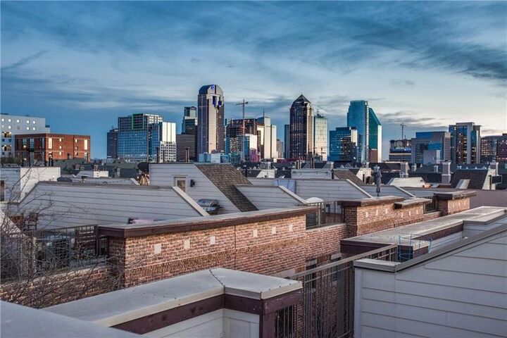 Property Photo: 2411 N Hall Street 31 TX 75204