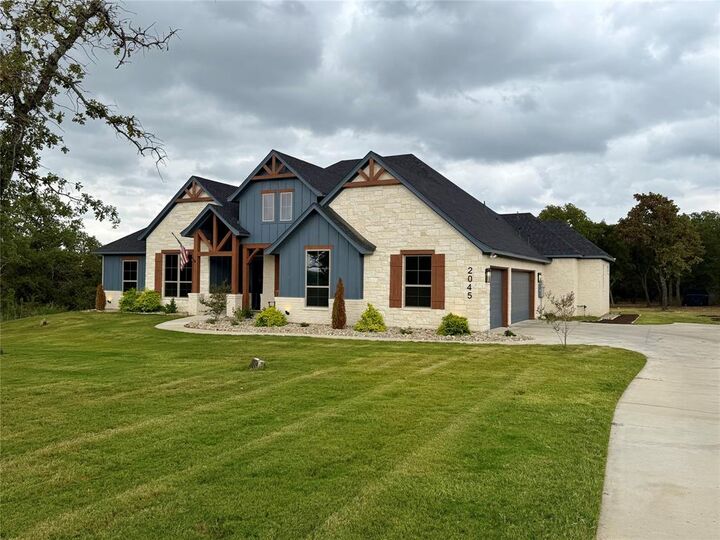 Property Photo:  2045 Glenhollow Drive  TX 76088 