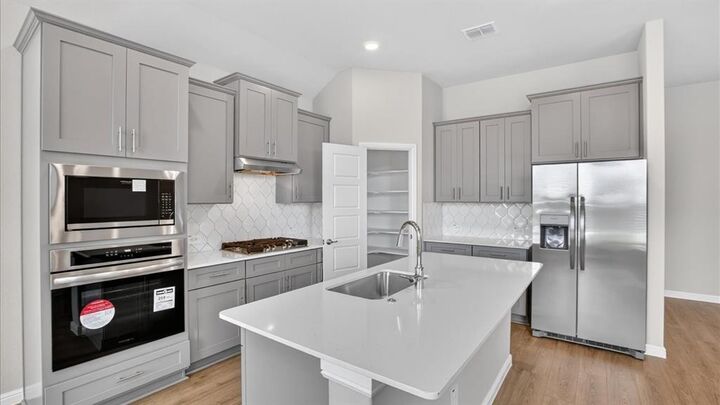 Property Photo: 3296 Pier View Street TX 76065