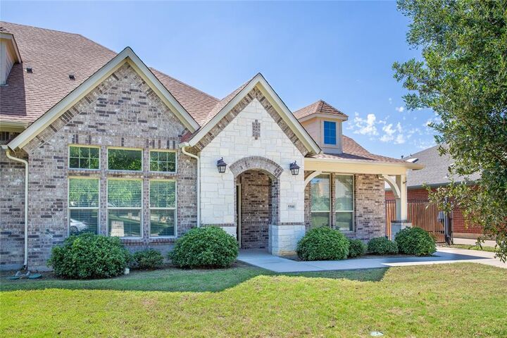 Property Photo:  5500 Ledgestone Drive  TX 76132 