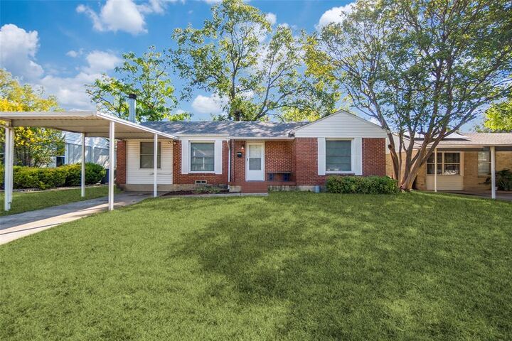 Property Photo: 10618 Sylvia Drive TX 75228