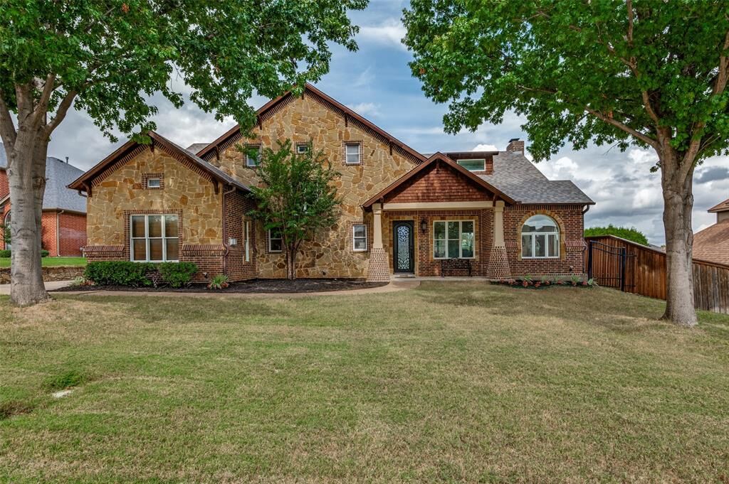Property Photo: 3201 Wildpointe Court TX 76063