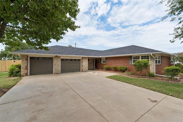 Property Photo:  2643 NW 65th Street  OK 73116 