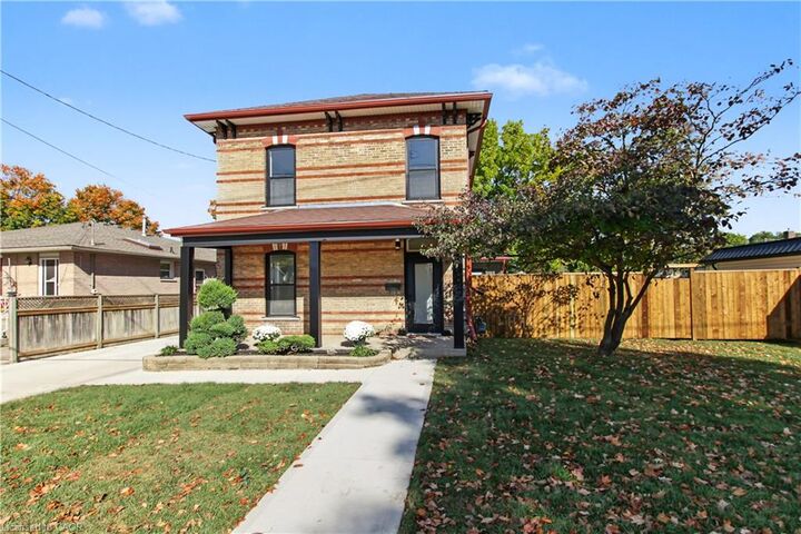 Property Photo:  657 Frances Street  ON N4S 1Z9 