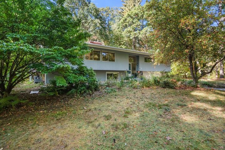 Property Photo:  19 Holiday Road  MA 01778 