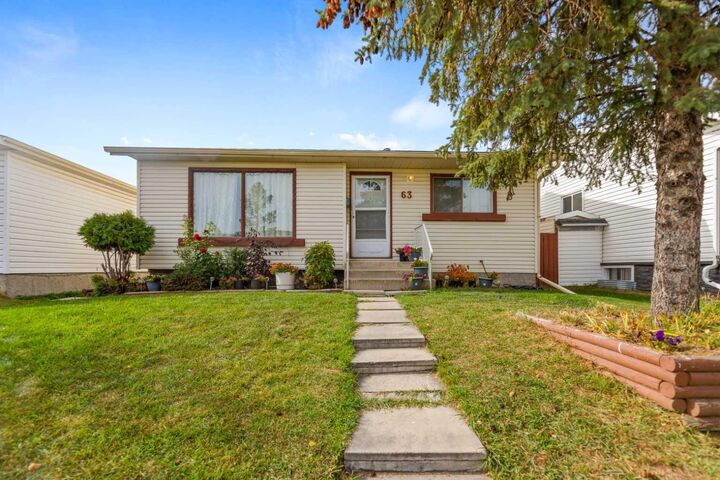 Property Photo: 63 Faldale Close NE AB T3J 1V9