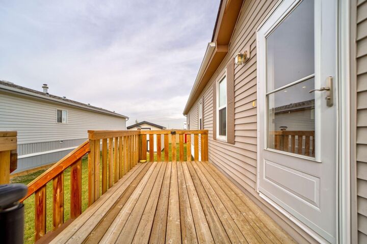 Property Photo:  316 Spurline Avenue  AB T1M 0B1 