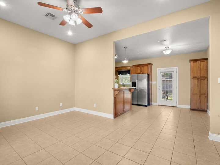 Property Photo: 1425 Bilbo St LA 70634