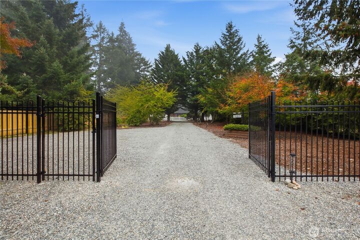 Property Photo: 12217 98th Avenue E WA 98373